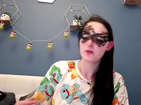 LexiSnowUK online show from January 28, 8:47 pm