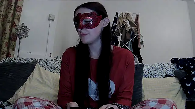 LexiSnowUK online show from January 8, 9:50 pm