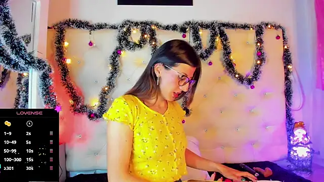  jade white  online show from December 23, 12:30 pm