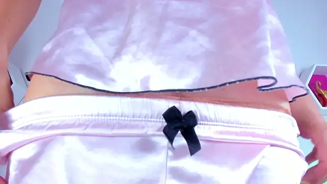  jade white  online show from January 22, 8:29 am