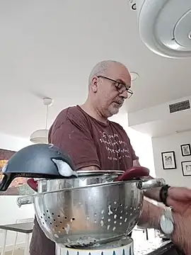 Satiro Sevilla online show from November 10, 11:31 am