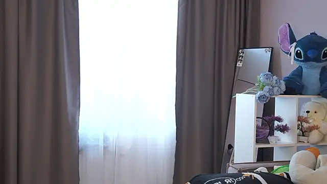 norakisses online show from March 2, 7:15 am