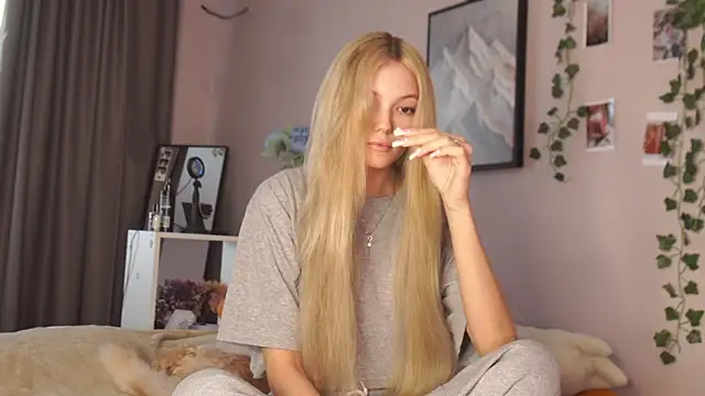 norakisses online show from April 29, 10:08 am