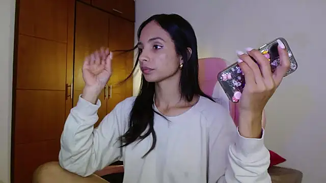 AnnitaSerna  online show from November 6, 1:56 pm