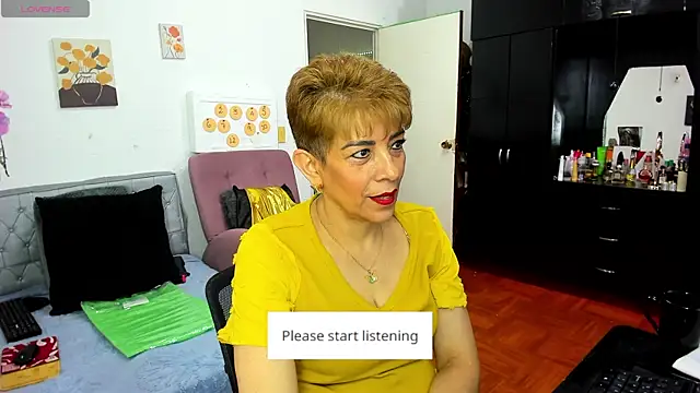Snapshot of Angelina_Stone_65 chatting on May 9, 11:21 pm Angelina Stone 65 online show from May 9, 11:21 pm
