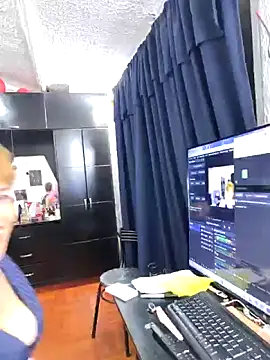 Snapshot of Angelina_Stone_65 chatting on May 12, 11:57 pm Angelina Stone 65 online show from May 12, 11:57 pm