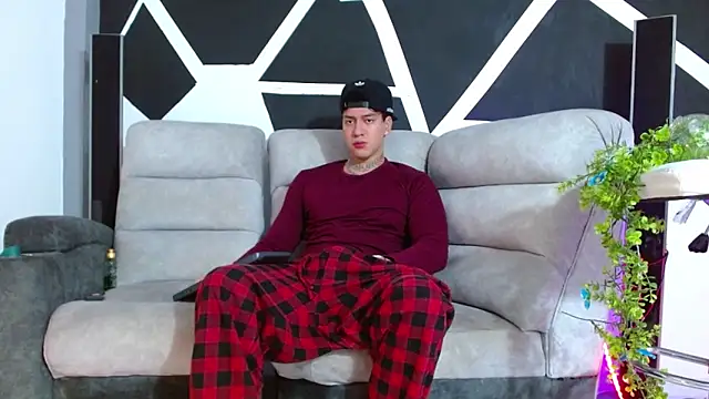 JUSTIN FULLER1 online show from November 17, 5:19 pm