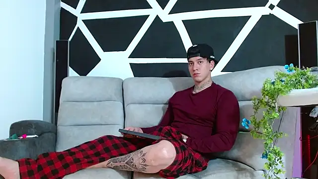 JUSTIN FULLER1 online show from November 21, 9:57 pm