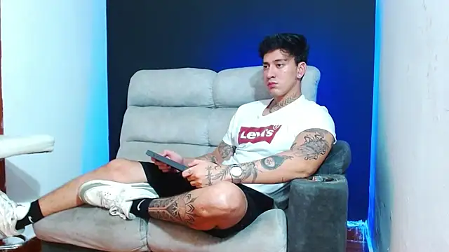 Snapshot of JUSTIN_FULLER1 chatting on May 27, 3:03 am JUSTIN FULLER1 online show from May 27, 3:03 am
