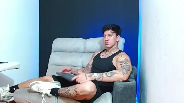 Snapshot of JUSTIN_FULLER1 chatting on June 10, 11:57 pm JUSTIN FULLER1 online show from June 10, 11:57 pm