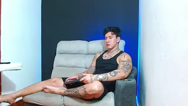Snapshot of JUSTIN_FULLER1 chatting on June 11, 3:32 pm JUSTIN FULLER1 online show from June 11, 3:32 pm