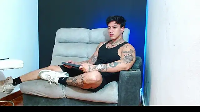 Snapshot of JUSTIN_FULLER1 chatting on June 17, 8:54 pm JUSTIN FULLER1 online show from June 17, 8:54 pm