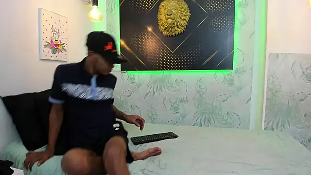 Snapshot of JordanAndAndrew chatting on February 12, 7:35 pm JordanAndAndrew online show from February 12, 7:35 pm