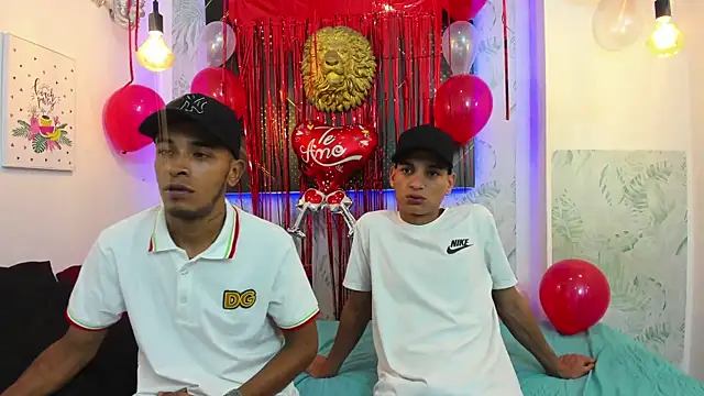 Snapshot of JordanAndAndrew chatting on February 14, 7:23 pm JordanAndAndrew online show from February 14, 7:23 pm