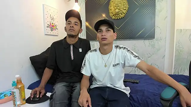 Snapshot of JordanAndAndrew chatting on February 21, 7:21 pm JordanAndAndrew online show from February 21, 7:21 pm