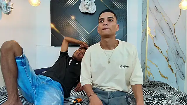 Snapshot of JordanAndAndrew chatting on September 10, 7:47 pm JordanAndAndrew online show from September 10, 7:47 pm