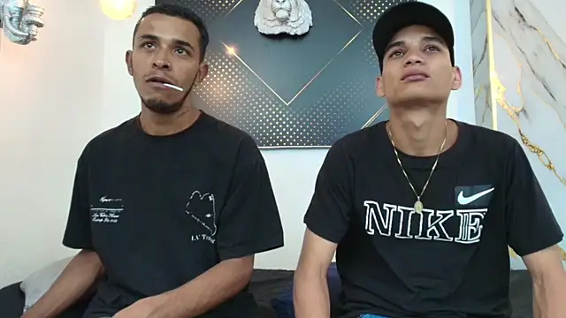 Snapshot of JordanAndAndrew chatting on September 23, 7:39 pm JordanAndAndrew online show from September 23, 7:39 pm