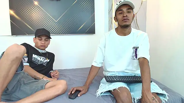 Snapshot of JordanAndAndrew chatting on October 4, 8:18 pm JordanAndAndrew online show from October 4, 8:18 pm