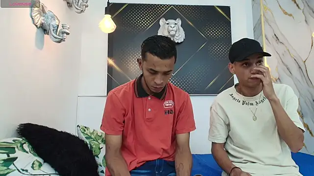 Snapshot of JordanAndAndrew chatting on October 15, 7:58 pm JordanAndAndrew online show from October 15, 7:58 pm