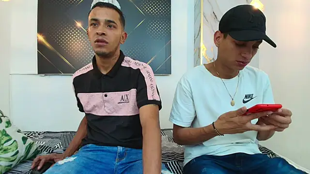 Snapshot of JordanAndAndrew chatting on November 6, 8:10 pm JordanAndAndrew online show from November 6, 8:10 pm