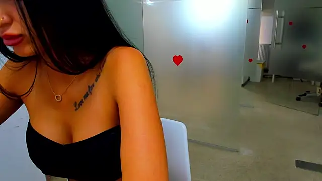 Queenrafaella online show from July 28, 9:15 am