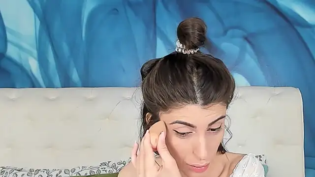 SkinnyDolly online show from October 31, 3:18 am