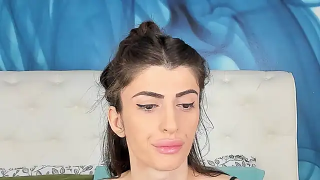 SkinnyDolly online show from November 2, 3:09 am