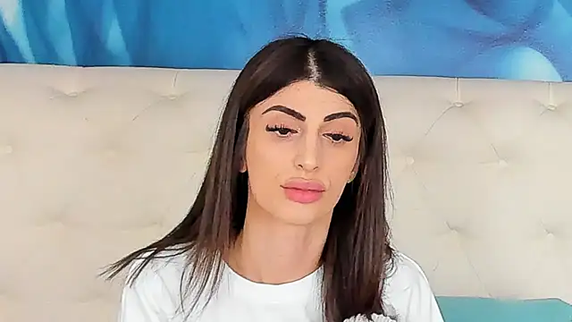 SkinnyDolly online show from February 18, 11:01 pm