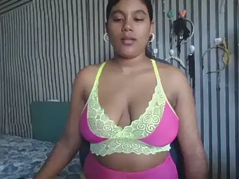 Snapshot of Lilmisskay18 chatting on February 25, 8:13 am Lilmisskay18 online show from February 25, 8:13 am