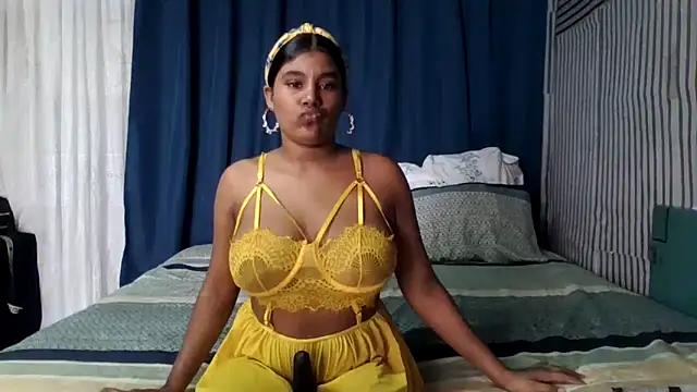 Snapshot of Lilmisskay18 chatting on March 12, 10:32 am Lilmisskay18 online show from March 12, 10:32 am