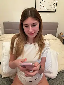 emma05 online show from February 5, 8:24 pm