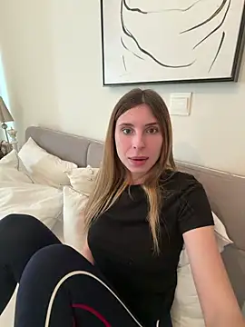 emma05 online show from March 19, 7:23 am