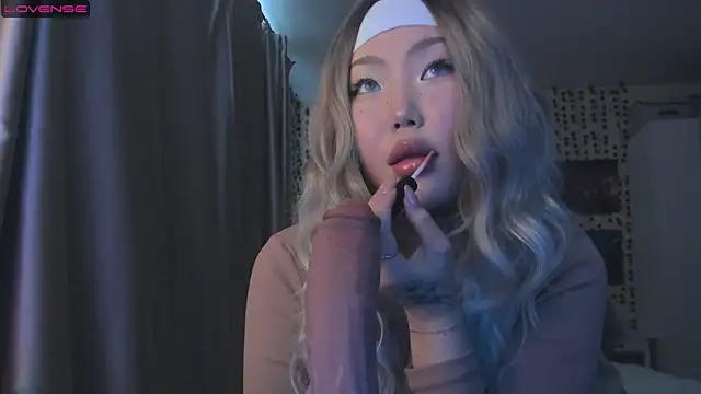 Snapshot of uko_sa chatting on March 22, 1:30 pm uko sa online show from March 22, 1:30 pm