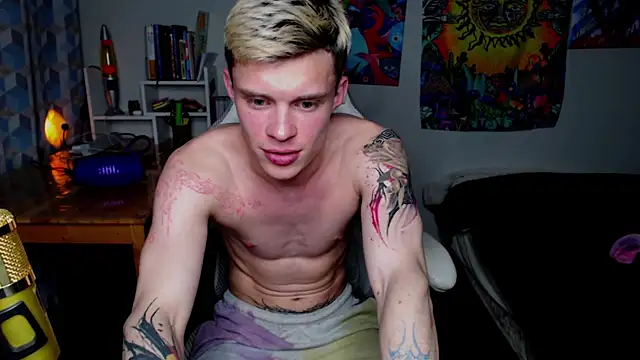 hornyadamsex online show from April 26, 3:42 pm