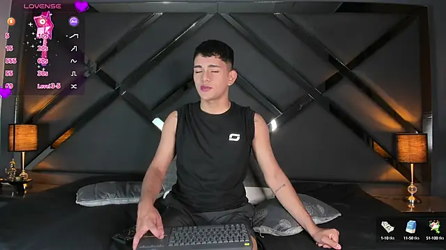 Snapshot of ander_deimond_ chatting on December 10, 1:11 pm ander deimond  online show from December 10, 1:11 pm