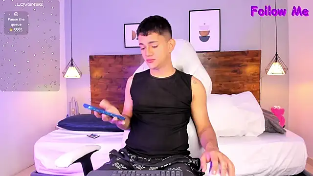 Snapshot of ander_deimond_ chatting on February 13, 1:15 pm ander deimond  online show from February 13, 1:15 pm