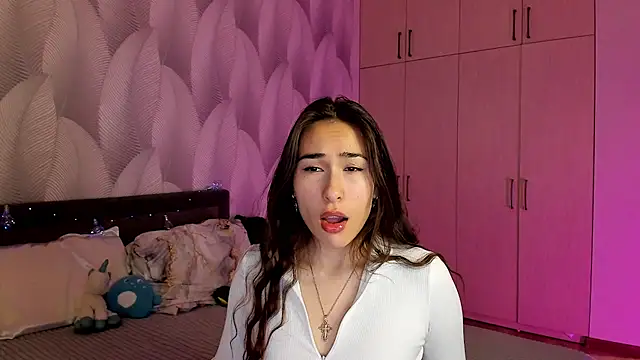 Snapshot of Bambiii_bby chatting on December 7, 2:20 am Bambiii bby online show from December 7, 2:20 am