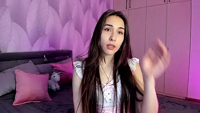 Snapshot of Bambiii_bby chatting on February 6, 2:11 am Bambiii bby online show from February 6, 2:11 am