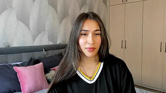 Snapshot of Bambiii_bby chatting on February 24, 8:06 am Bambiii bby online show from February 24, 8:06 am