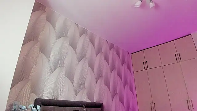 Snapshot of Bambiii_bby chatting on March 8, 10:32 am Bambiii bby online show from March 8, 10:32 am