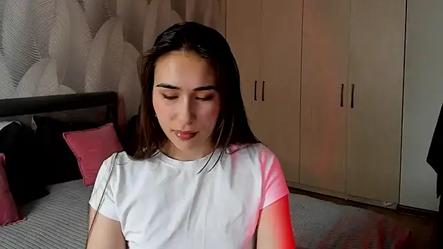 Snapshot of Bambiii_bby chatting on March 24, 2:16 am Bambiii bby online show from March 24, 2:16 am