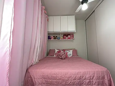 lariic online show from March 20, 11:38 am