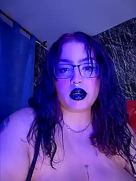 Snapshot of TattooedJenn chatting on January 25, 4:02 am TattooedJenn online show from January 25, 4:02 am