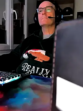 bogland33 online show from March 3, 7:17 pm