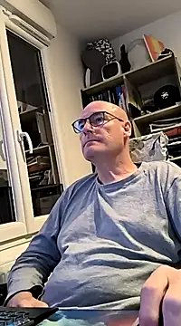 bogland33 online show from March 17, 6:53 pm