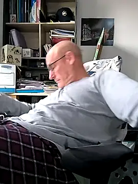 bogland33 online show from March 20, 3:58 pm