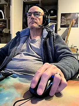 bogland33 online show from March 20, 7:04 pm