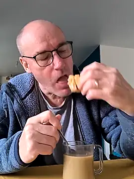 bogland33 online show from March 21, 9:01 am