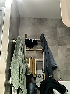 bogland33 online show from September 30, 6:02 pm