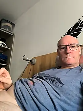 bogland33 online show from October 5, 11:08 am